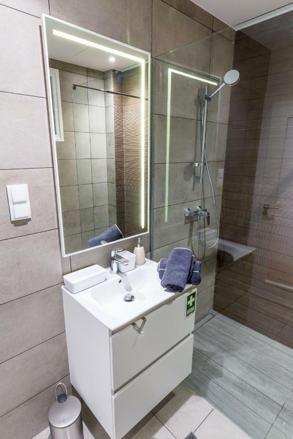 Sea Breeze I Apartment Canico  Bagian luar foto